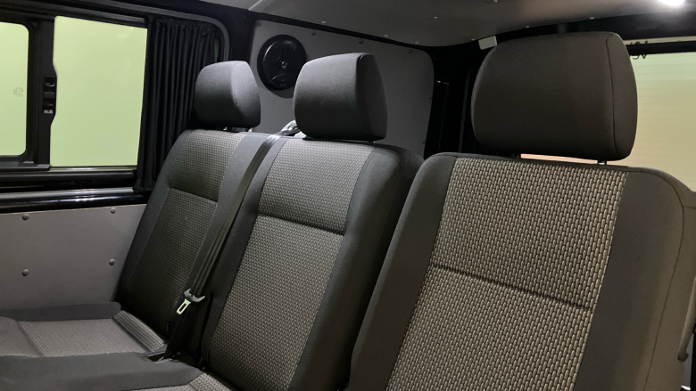 Volkswagen Transporter T32 Swb Diesel 2.0 BiTDI 204 Highline Kombi Van DSG